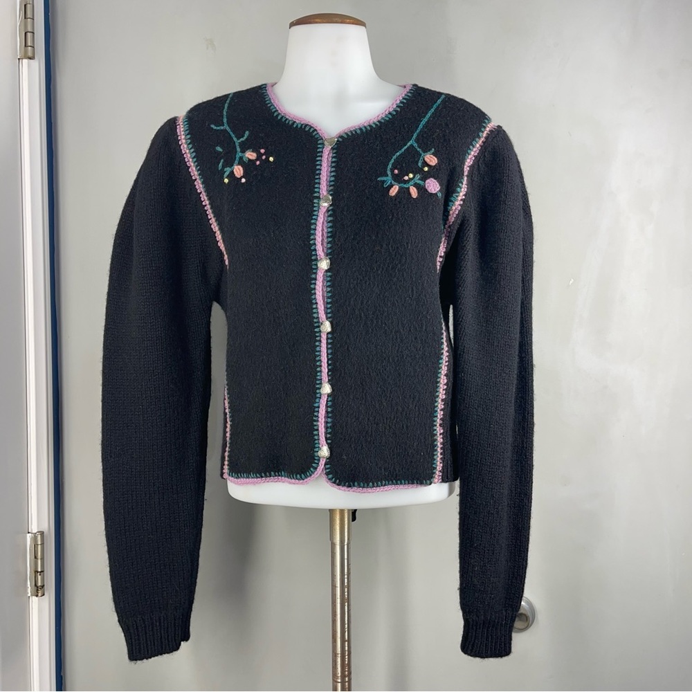 Susan Bristol Vintage Womens Cardigan Sz M Black Wool Embroidered Floral - Picture 1 of 9